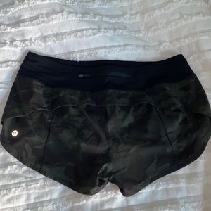 Speed up 2.5 Lulu shorts